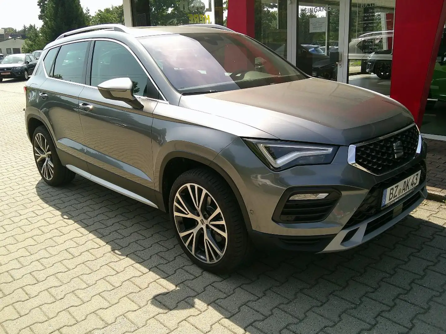 SEAT Ateca Xperience Grau - 2