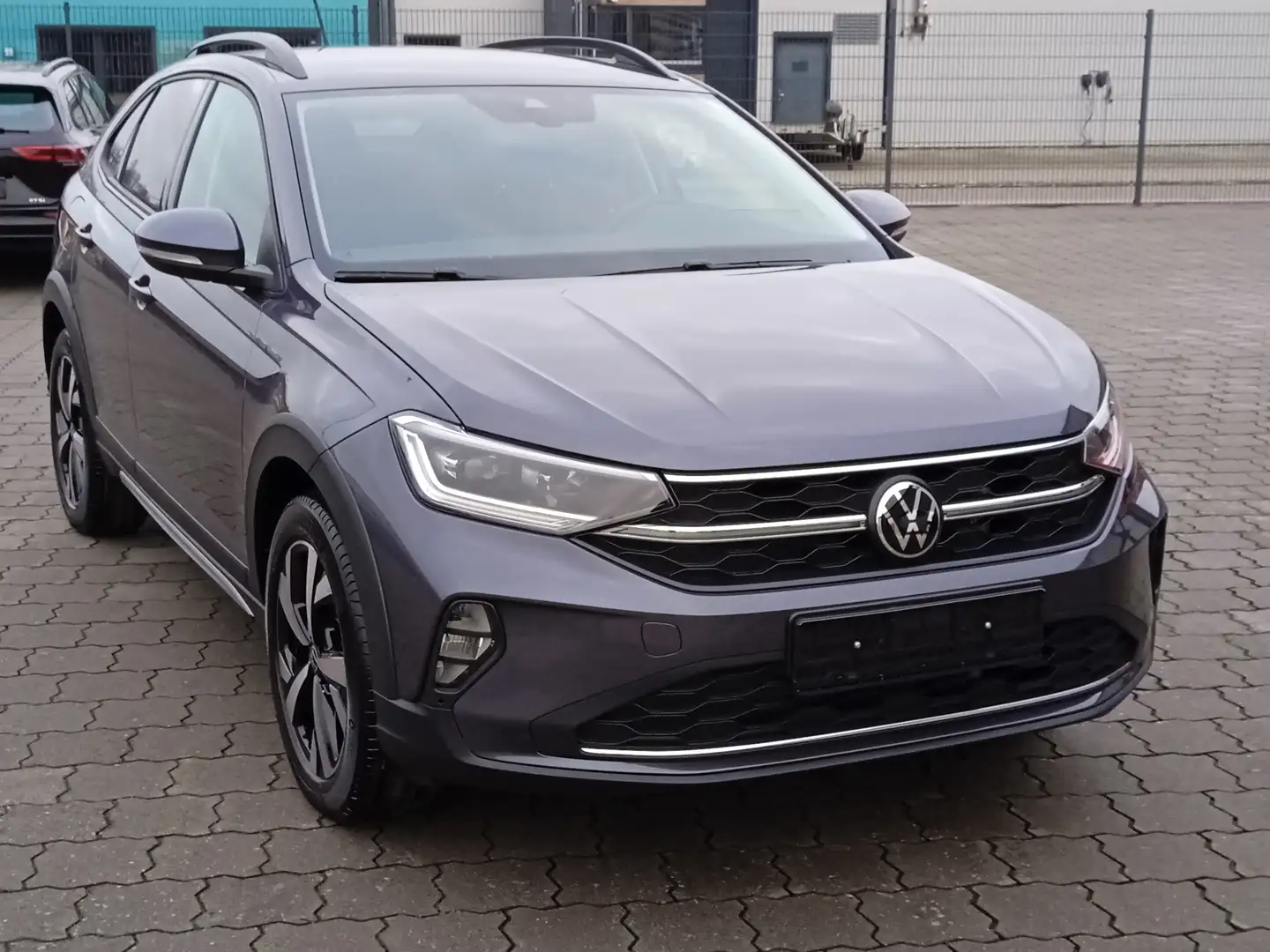 Volkswagen Taigo Life Grau - 2