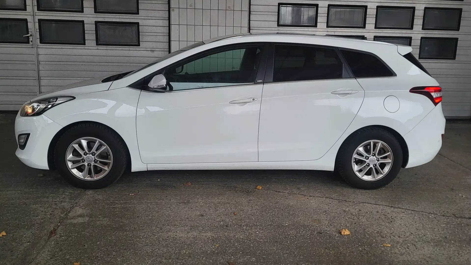 Hyundai i30 blue Classic Weiß - 2