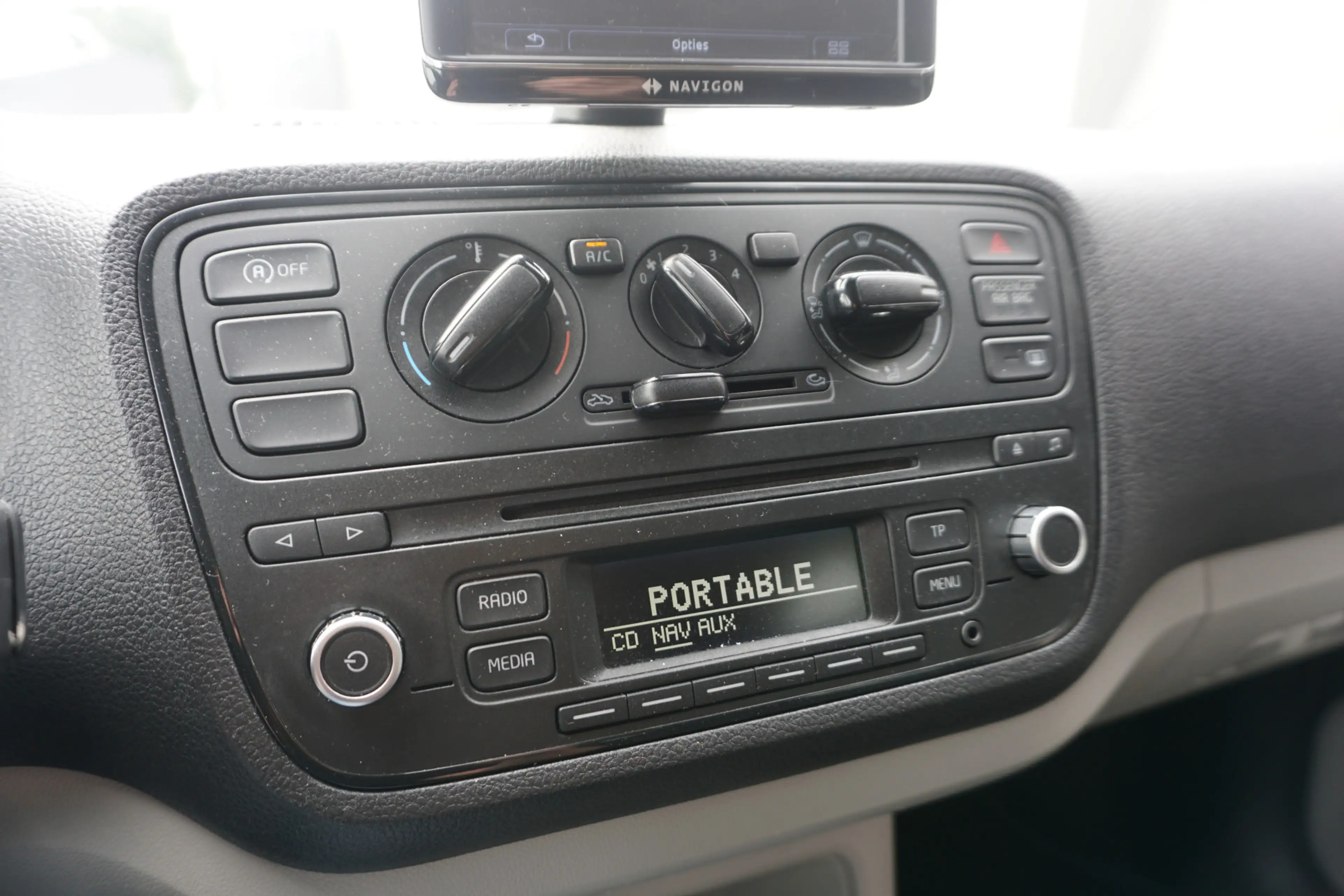 SEAT Mii 1.0 Style Connect | NAVI | AIRCO | ELEKTR. PAKKET — photo 7