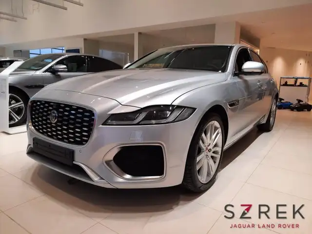Jaguar XF P250 SE