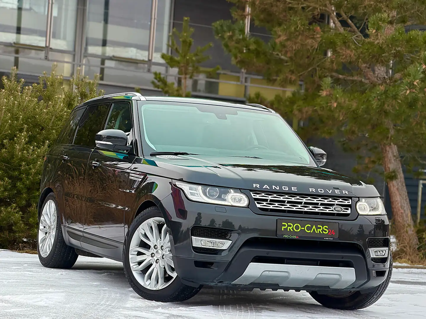Land Rover Range Rover Sport 3,0 TDV6 HSE Dynamic Grau - 1