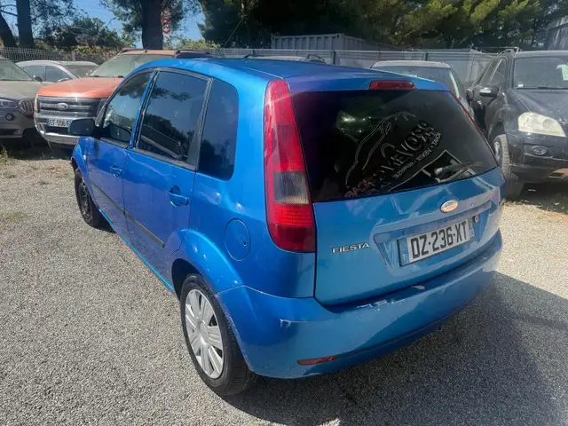 Ford Fiesta view 3
