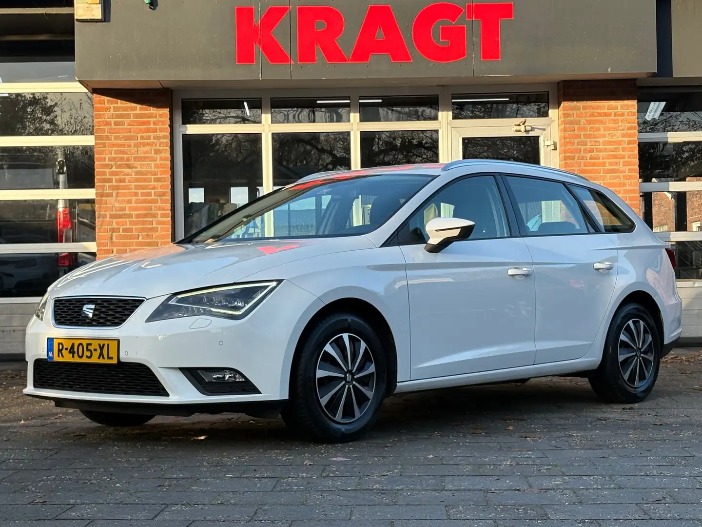 SEAT Leon ST Style 1.2 TSI 110 pk - LED - afn. trekhaak - Na Weiß - 1