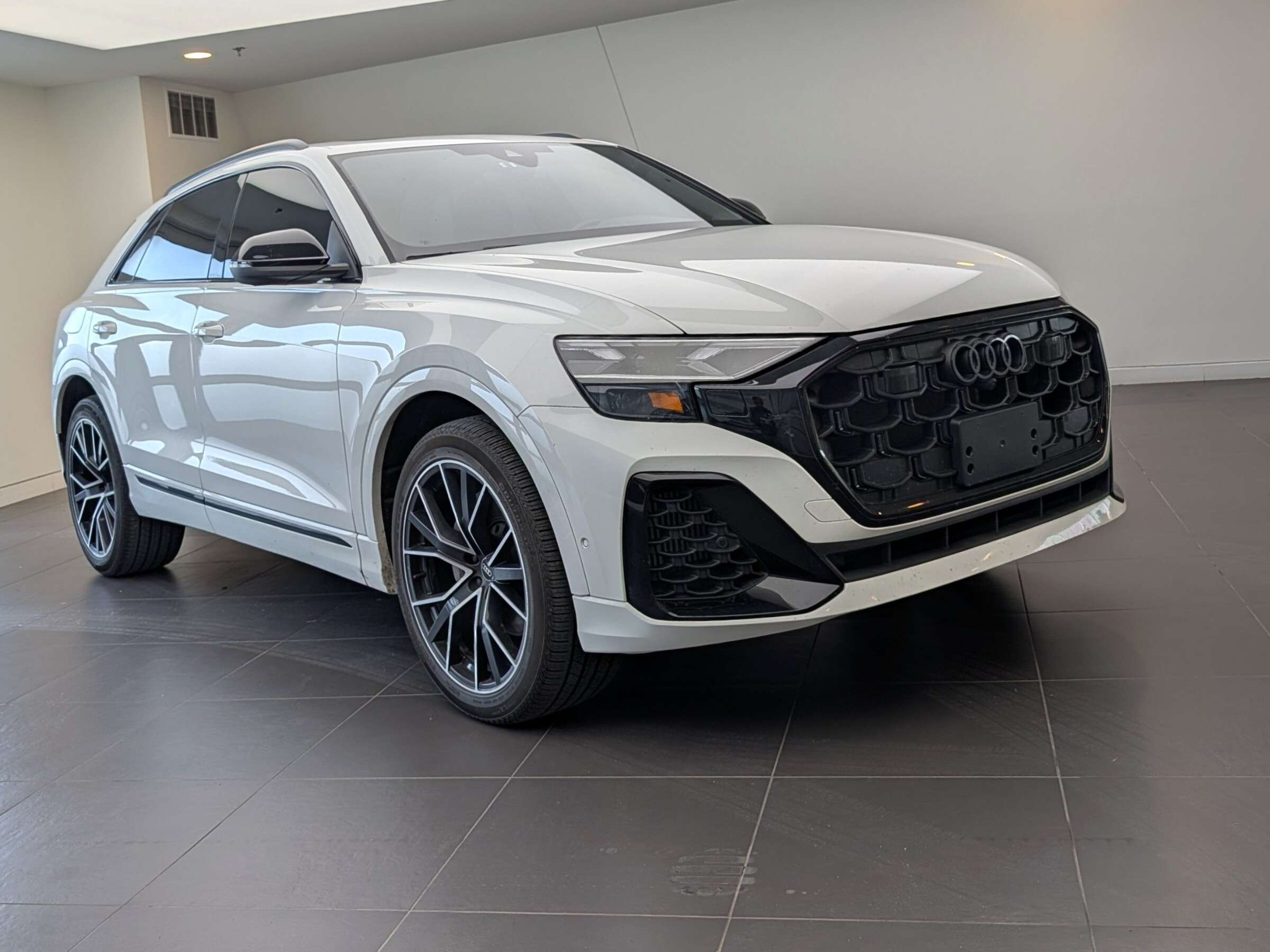 2024 Audi Q8 Progressiv Quattro CPO | Black Optics | Lane Asiss