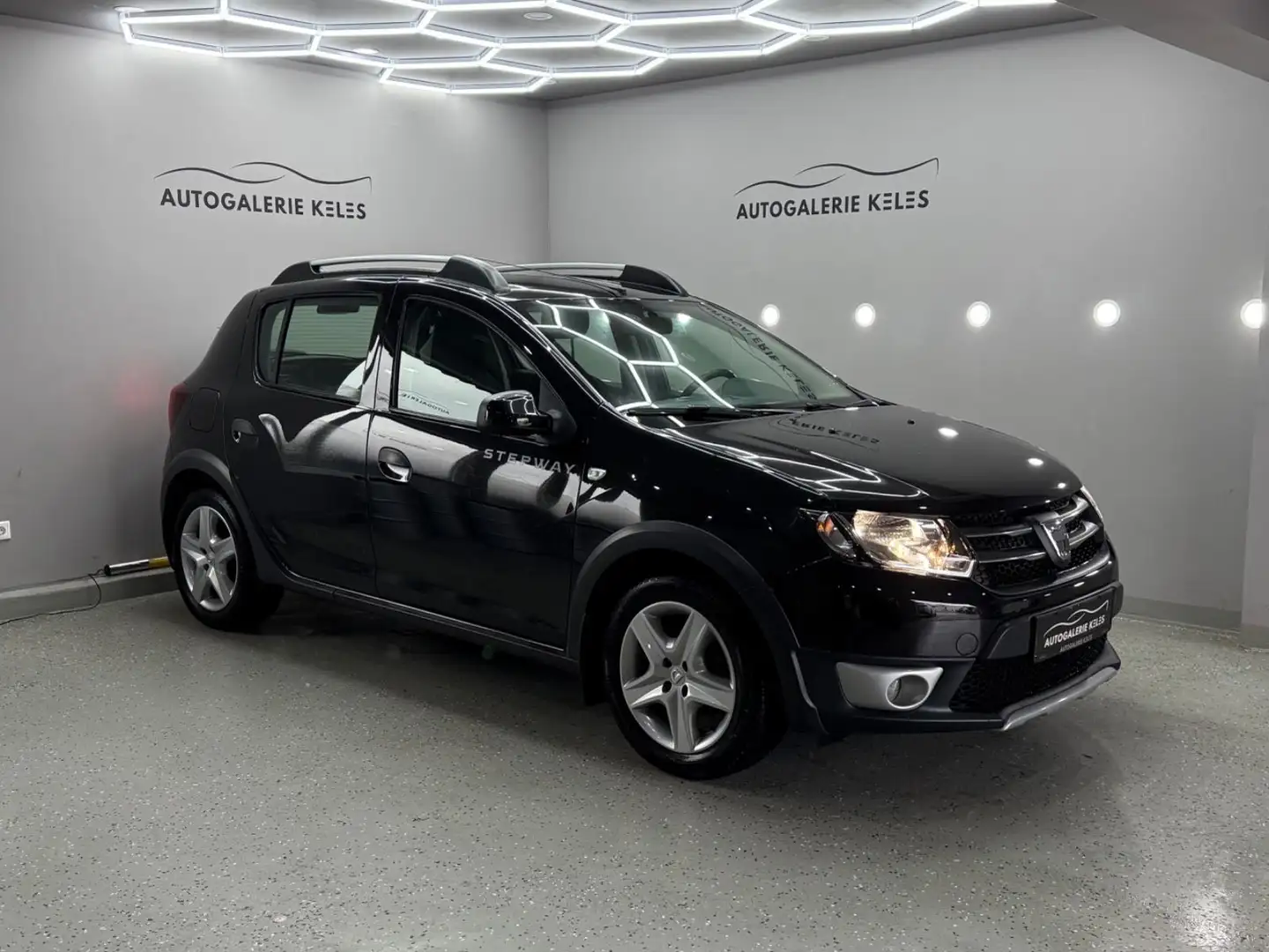 Dacia Sandero II Stepway Prestige KLIMA*NAVI*PDC*AHK Schwarz - 1