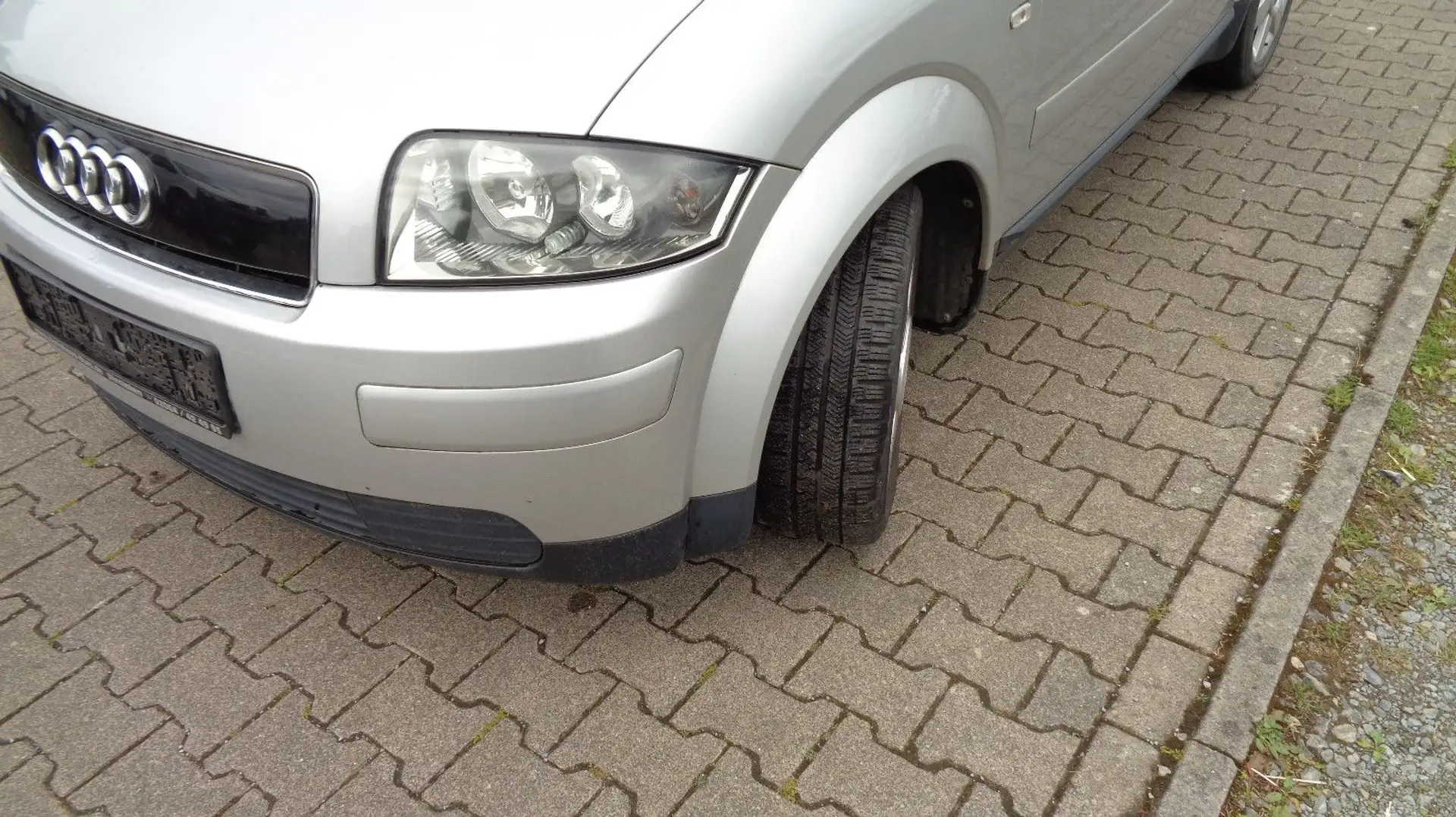 Audi A2 1.4 Stříbrná - 2