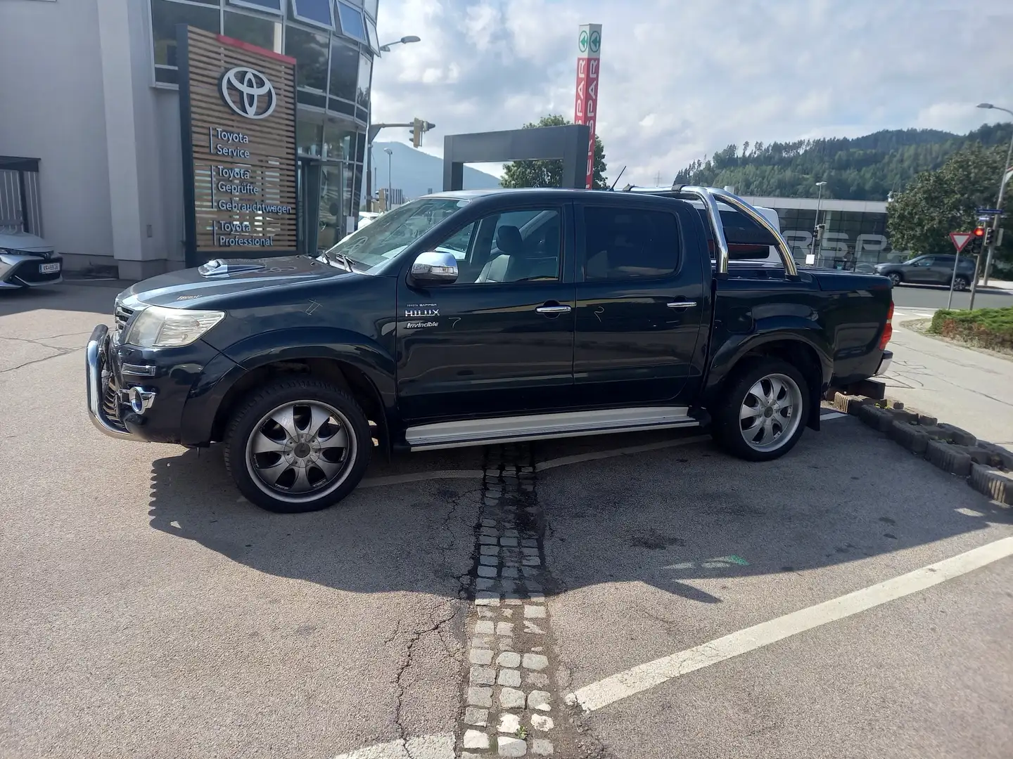 Toyota Hilux 3,0 D-4D 4WD Aut. City Schwarz - 2
