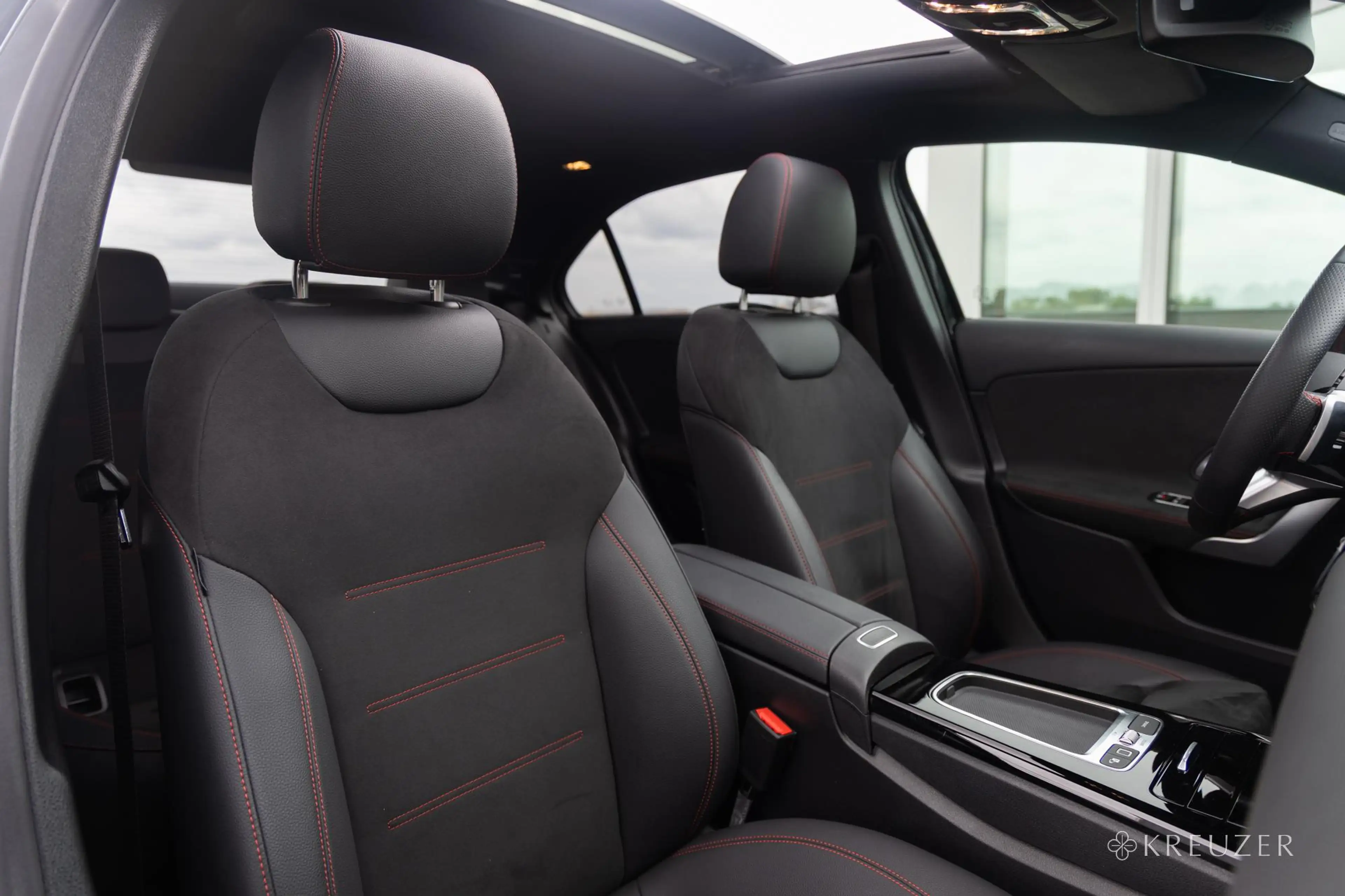 Mercedes-Benz A 250 250e AMG Line | 9.900KM | Panorama | Memory | 360 — photo 6