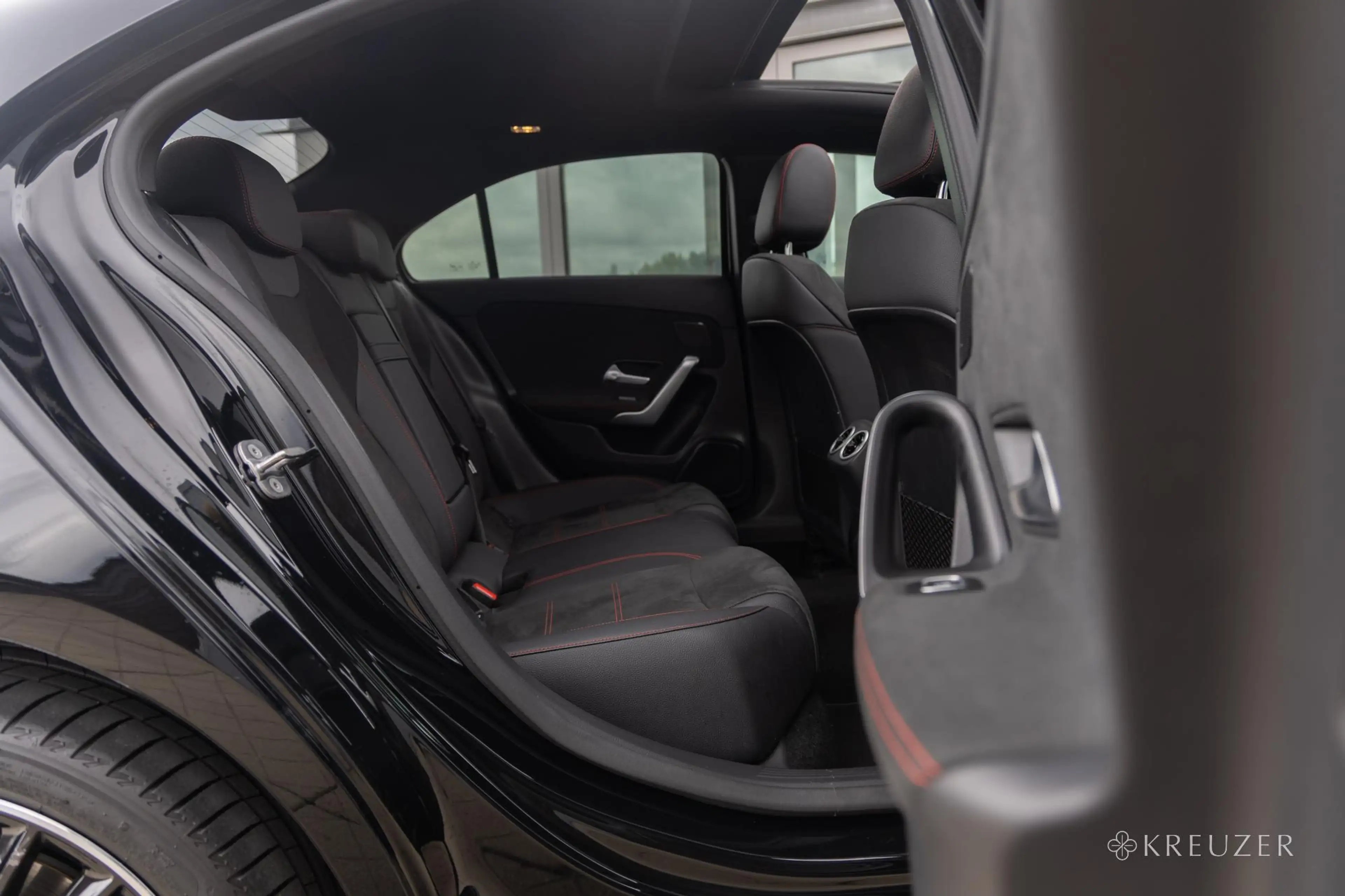 Mercedes-Benz A 250 250e AMG Line | 9.900KM | Panorama | Memory | 360 — photo 8