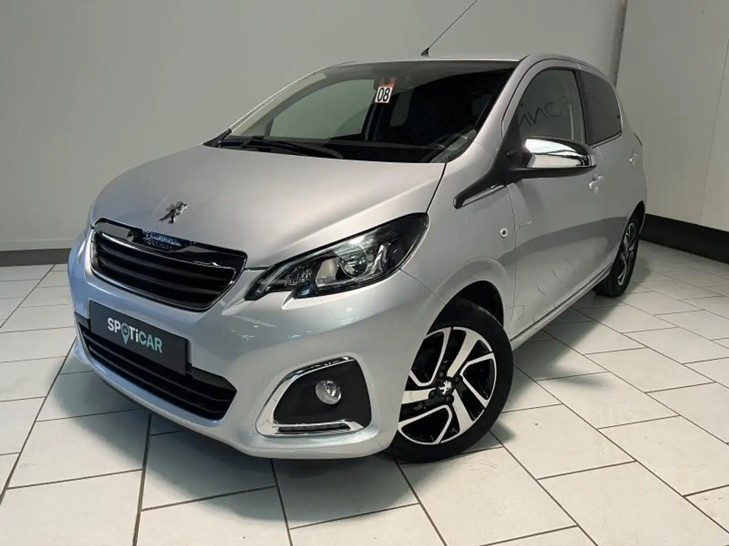 Peugeot 108 Style Grijs - 1