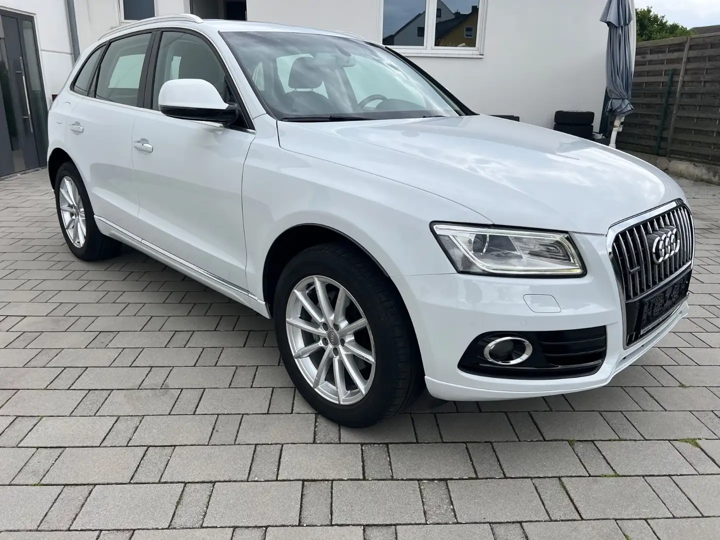 Audi Q5 2.0 TDI  quattro Bi-Xenon Panorama AHK Leder Bianco - 2