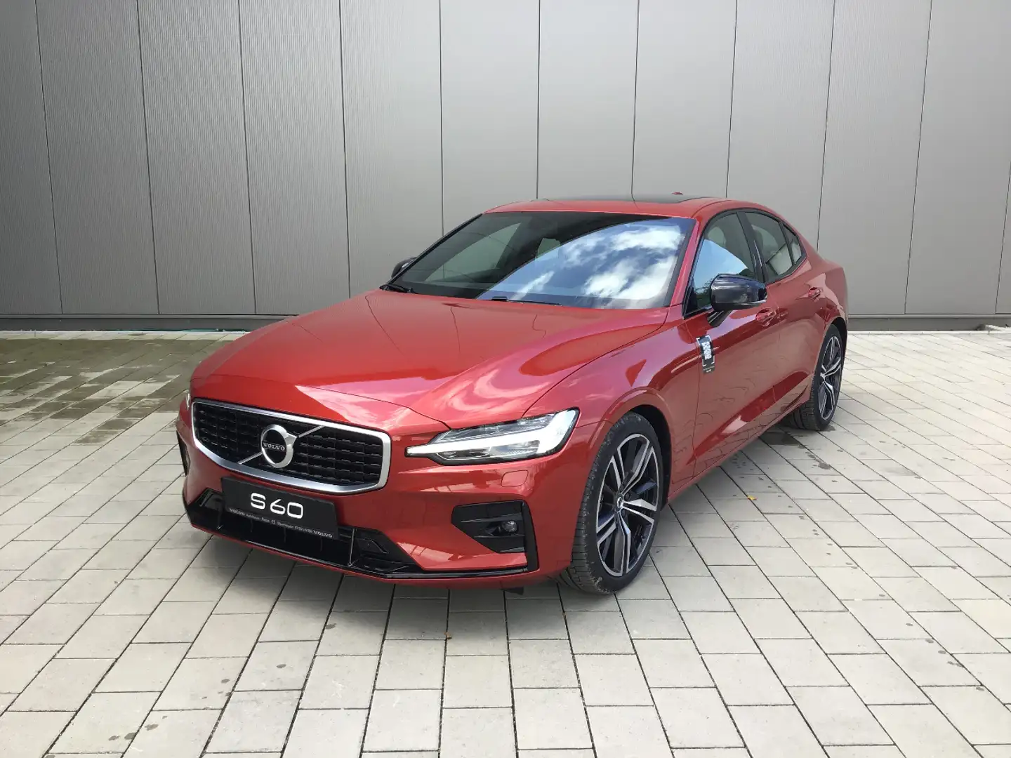 Volvo S60 T5 Geartronic R-Design Rojo - 1