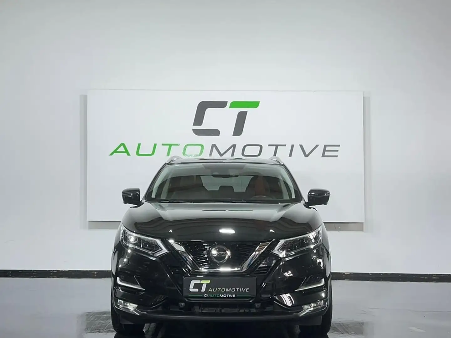 Nissan Qashqai 1,3 DIG-T Tekna Aut. Schwarz - 2