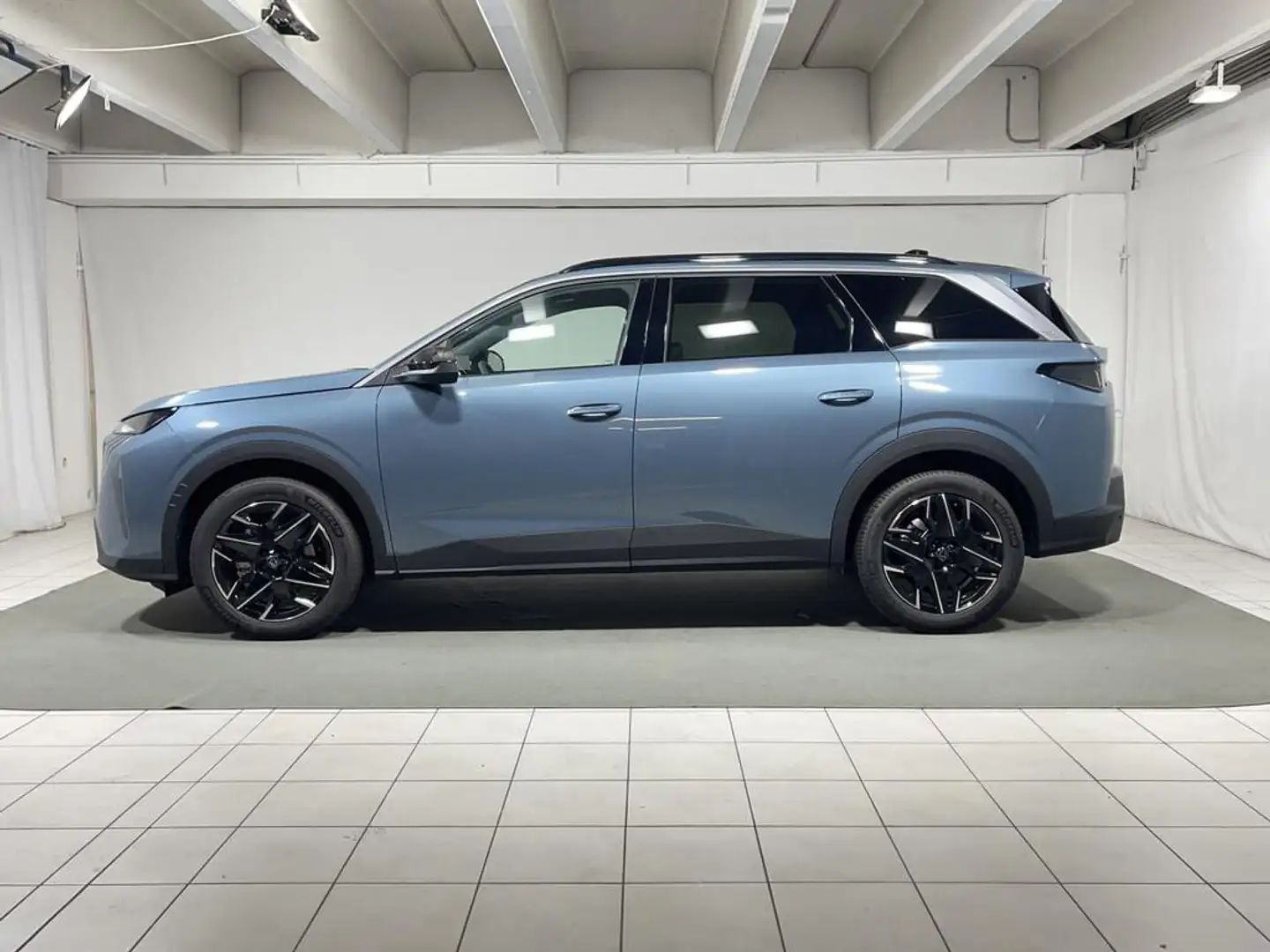 Peugeot 5008 1.2 hybrid Allure 136cv e-dcs6 Blau - 2