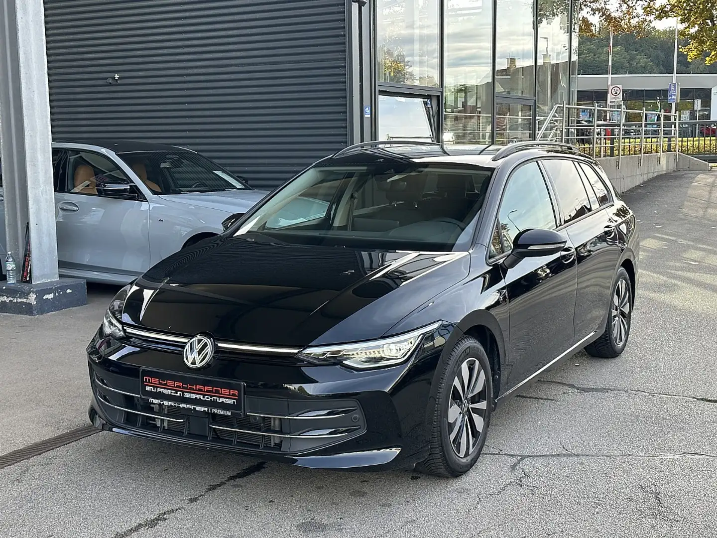 Volkswagen Golf Variant 1,5 TSI ACT mHEV Life DSG / AHK / ACC / RFK Schwarz - 1