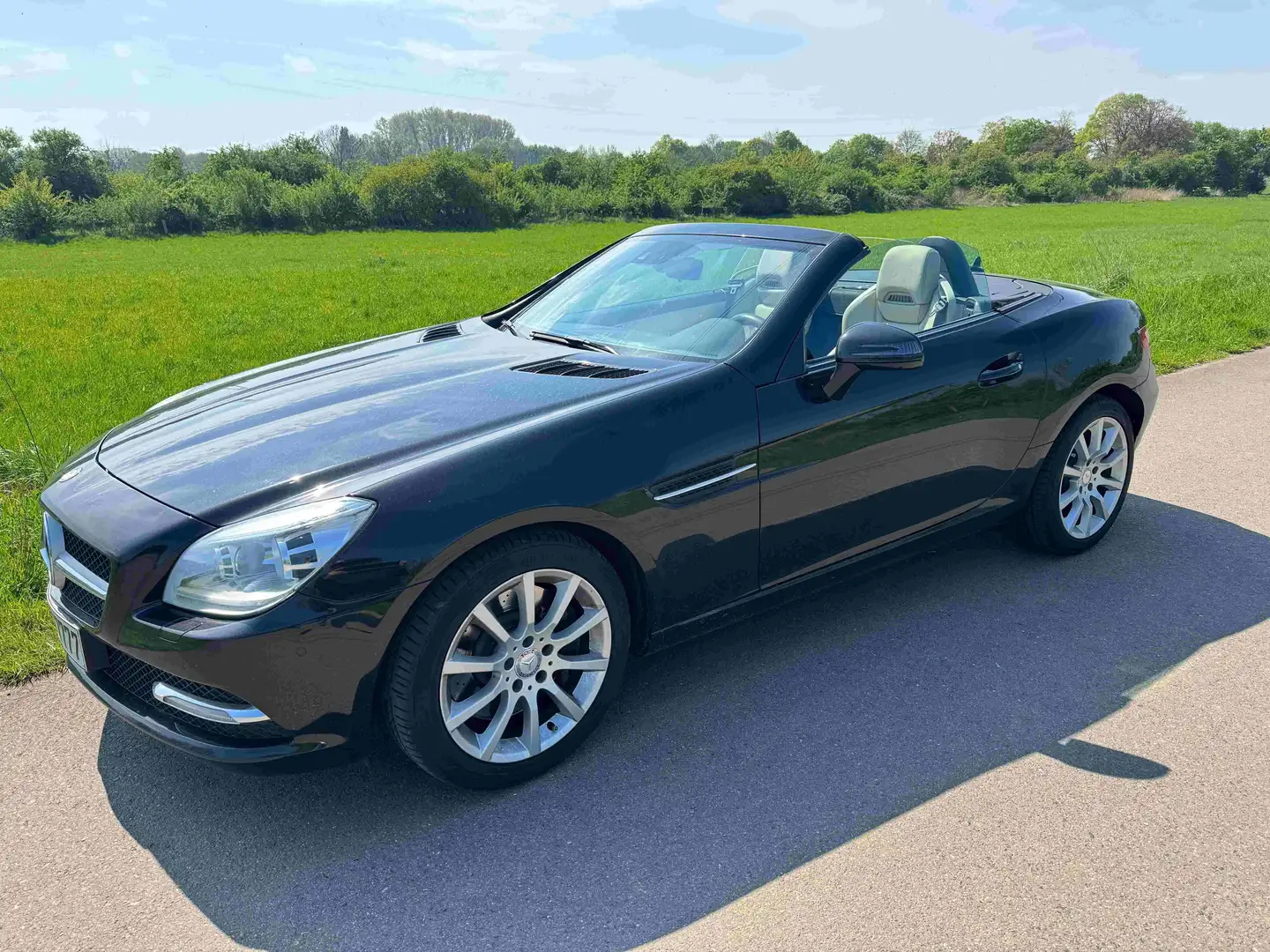 Mercedes-Benz SLK 350 SLK 350 BlueEFFICIENCY 7G-TRONIC Edition 1 Чорний - 1