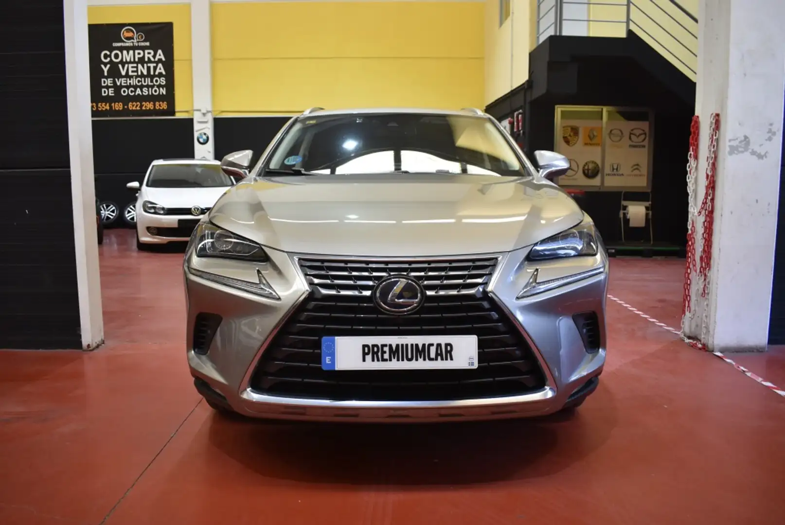 Lexus NX 300 300h Executive Navigation 4WD Gris - 2