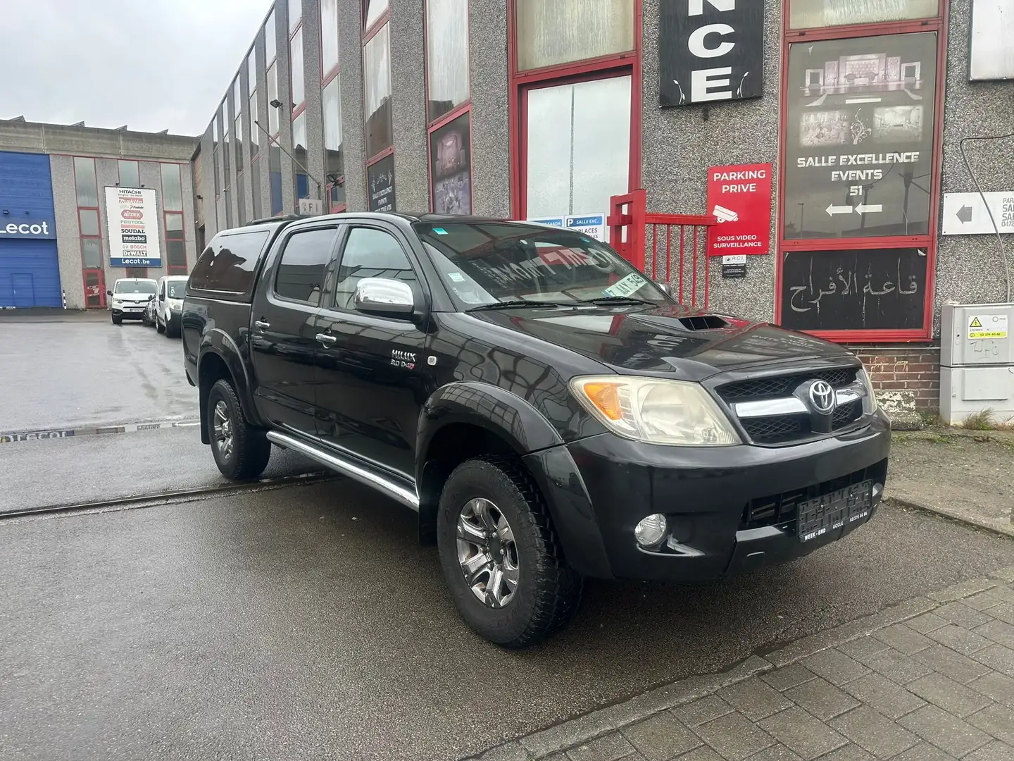 Toyota Hilux 3.0 Turbo D-4D 4WD Alaska Zwart - 2