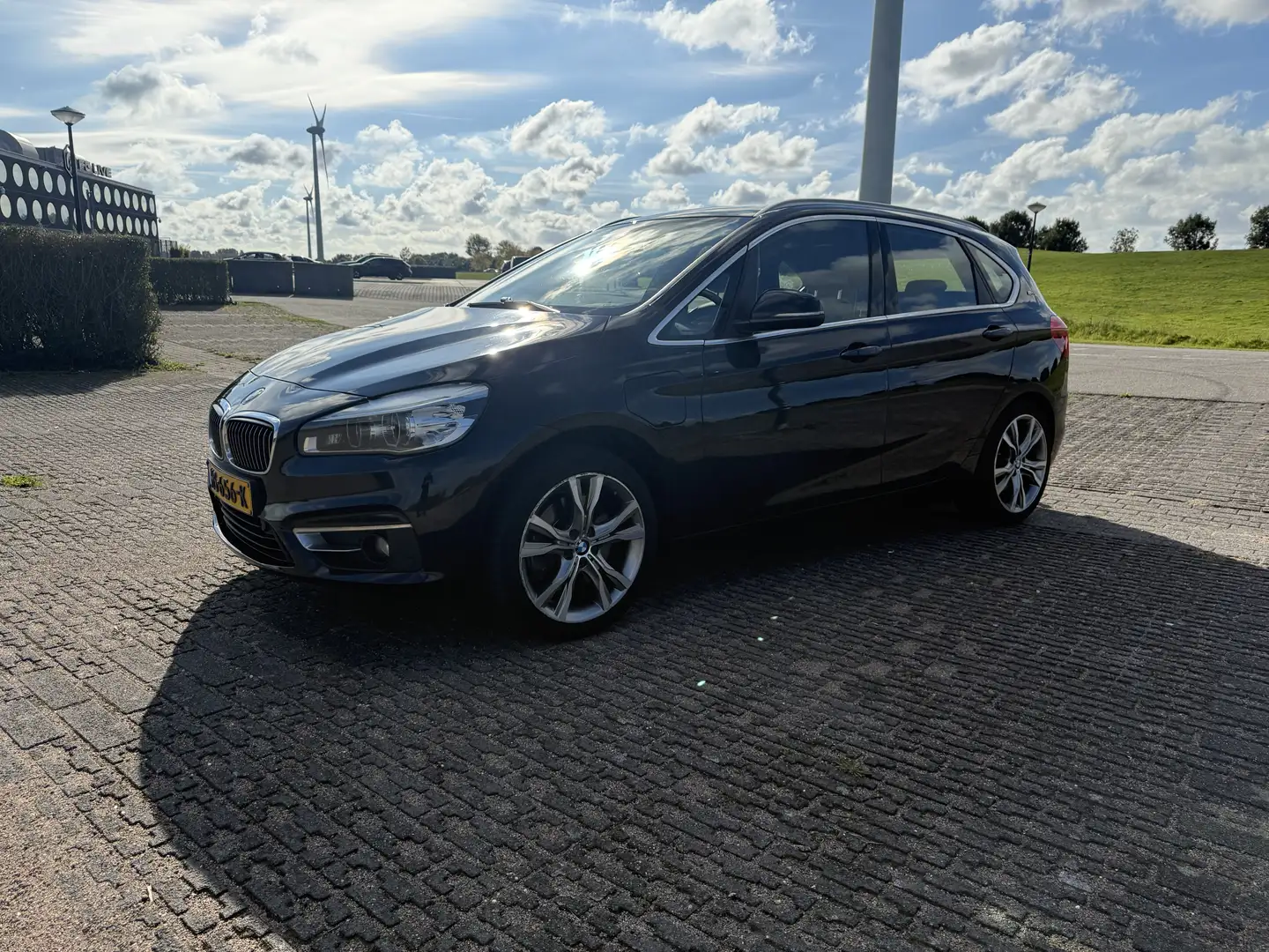 BMW 225 XE plug in hybride Zwart - 2