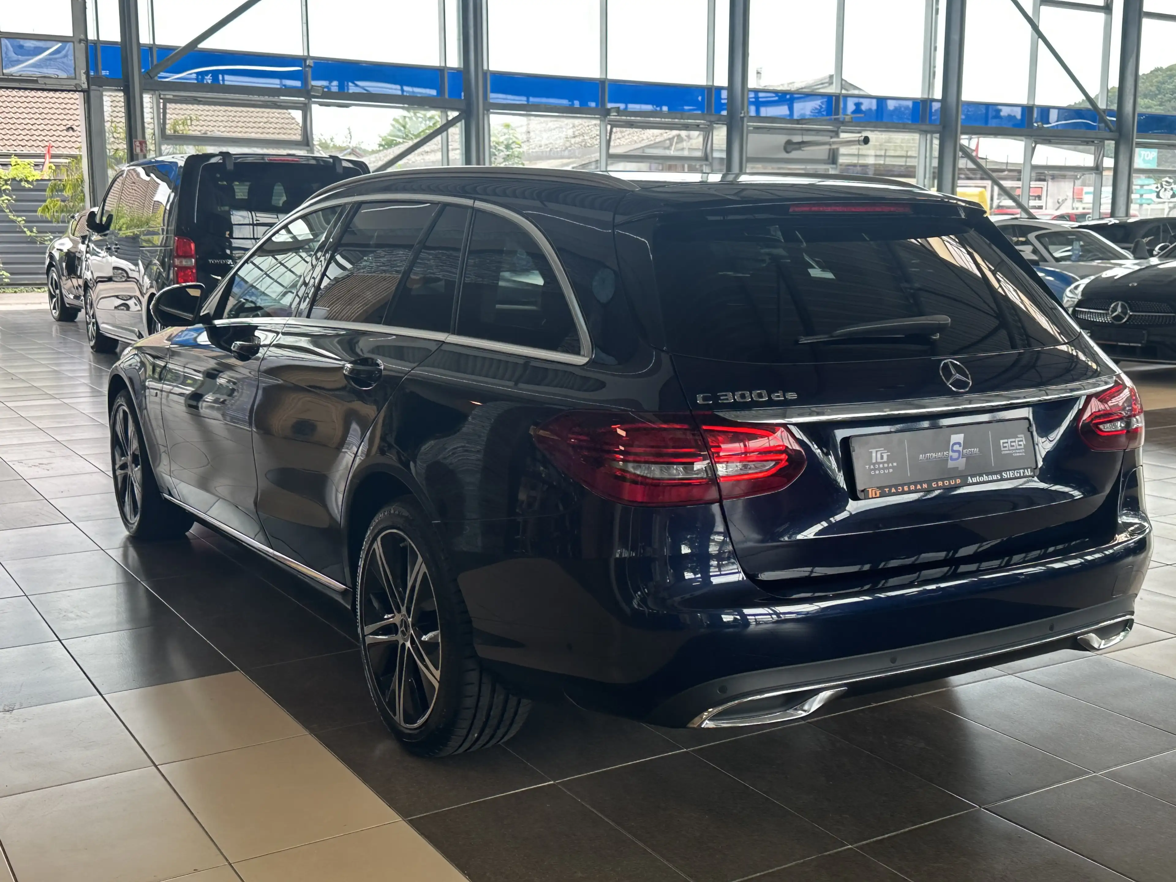 Mercedes-Benz C 300 de Business Navi AHK LED SHZ PDCv+h — photo 4