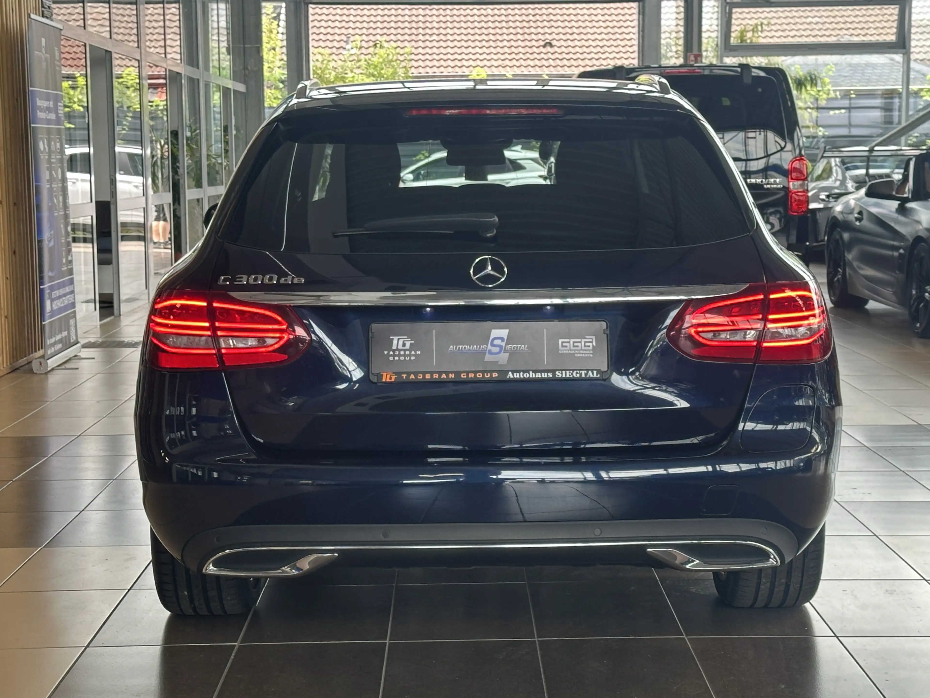 Mercedes-Benz C 300 de Business Navi AHK LED SHZ PDCv+h — photo 5