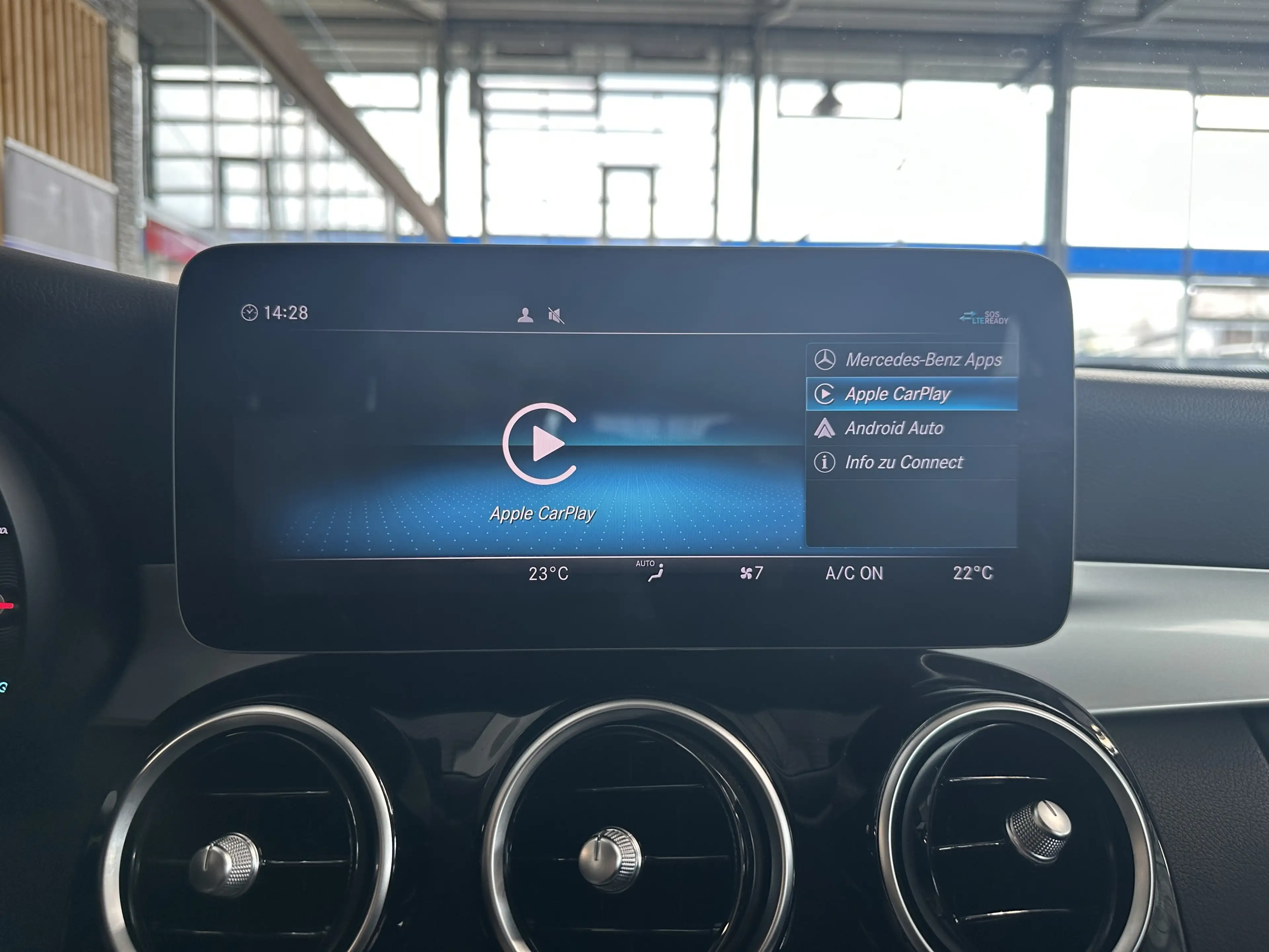 Mercedes-Benz C 300 de Business Navi AHK LED SHZ PDCv+h — photo 14