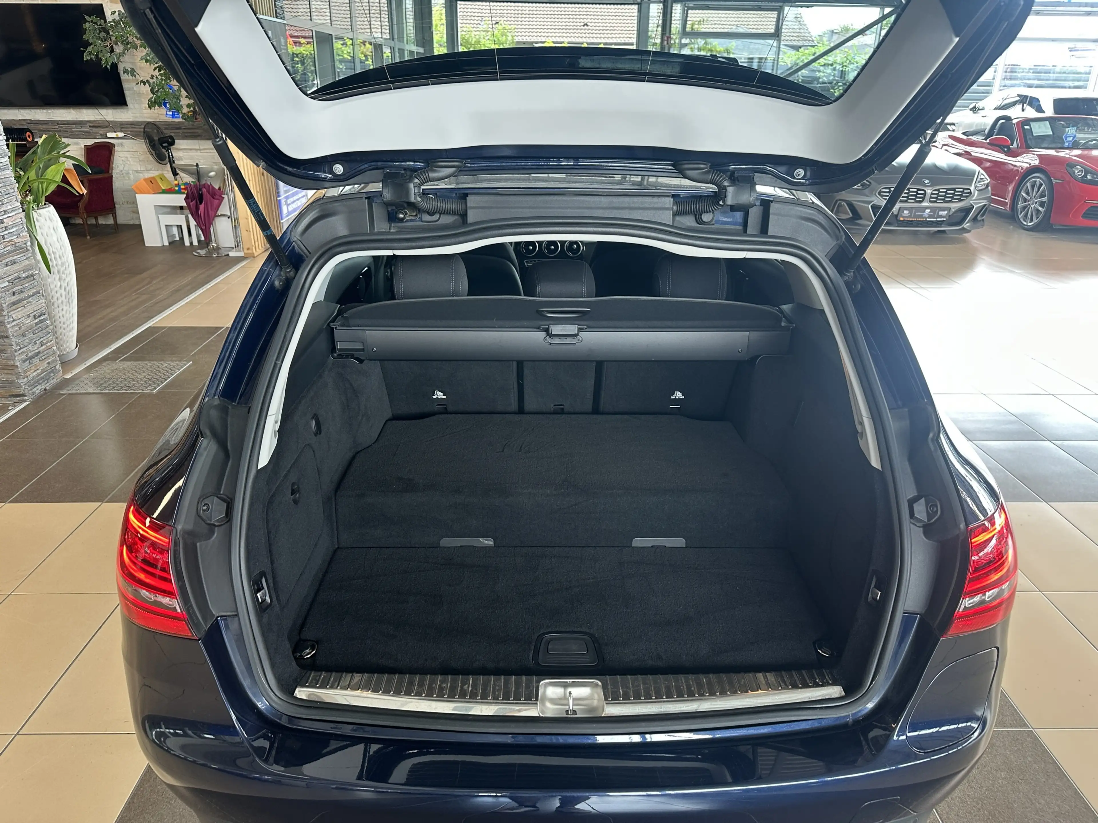 Mercedes-Benz C 300 de Business Navi AHK LED SHZ PDCv+h — photo 7