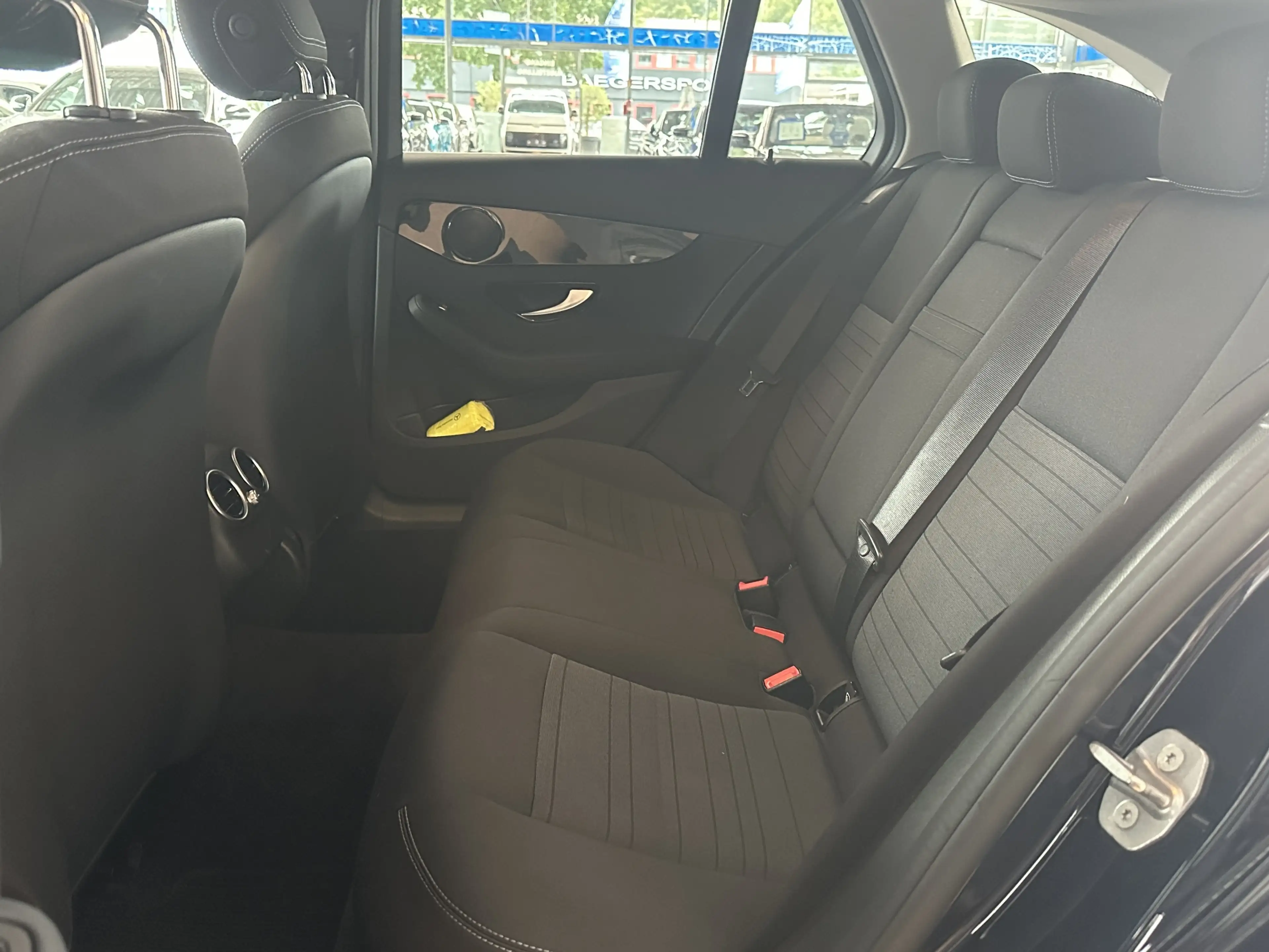 Mercedes-Benz C 300 de Business Navi AHK LED SHZ PDCv+h — photo 12