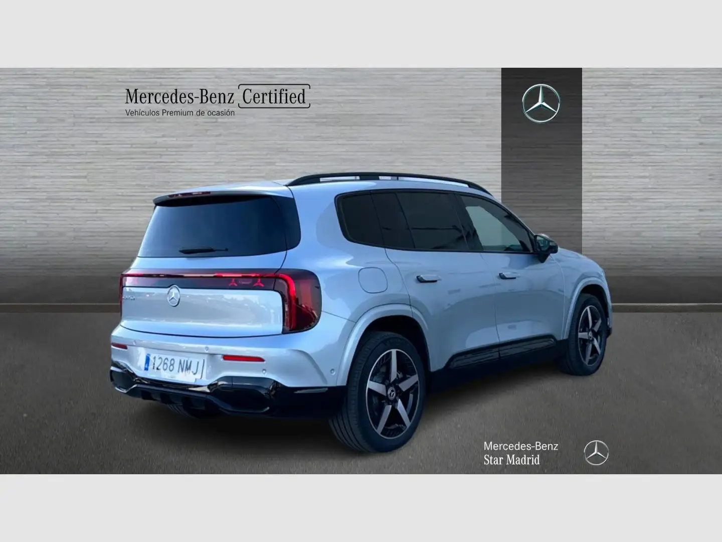 Mercedes-Benz GLB 200 250+ CON TECNOLOGÍA EQ Plateado - 2
