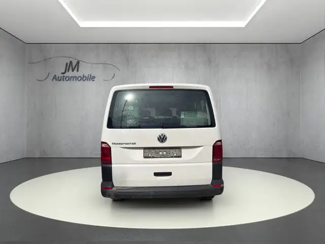 Volkswagen Transporter view 5