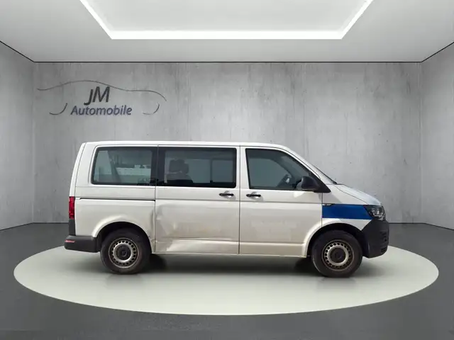 Volkswagen Transporter view 6