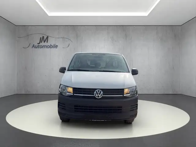Volkswagen Transporter view 2