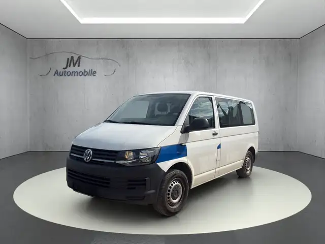 Volkswagen Transporter view 3