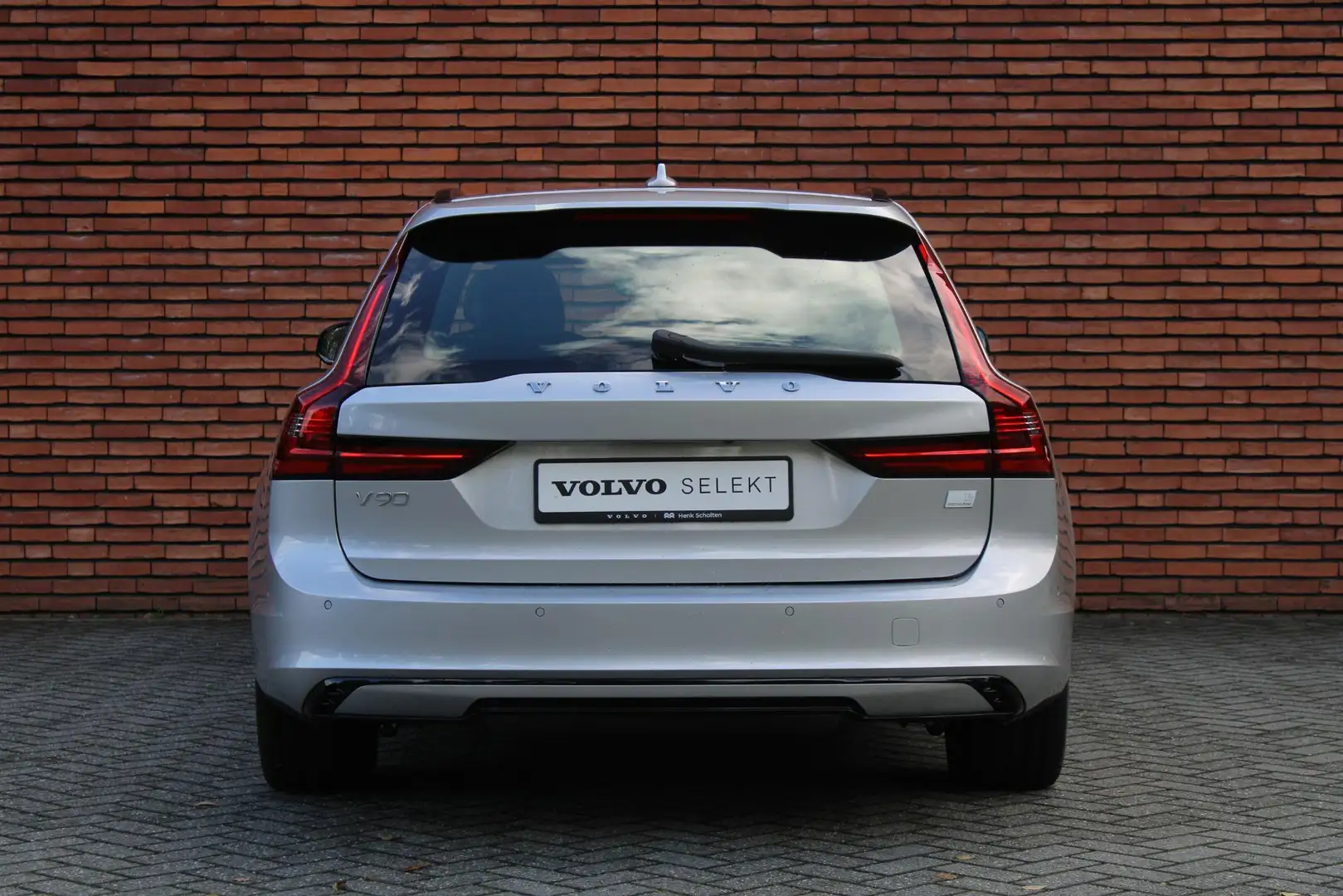 Volvo V90 T6 Automaat Plug-In Hybrid AWD Plus Dark | Premium Grau - 2