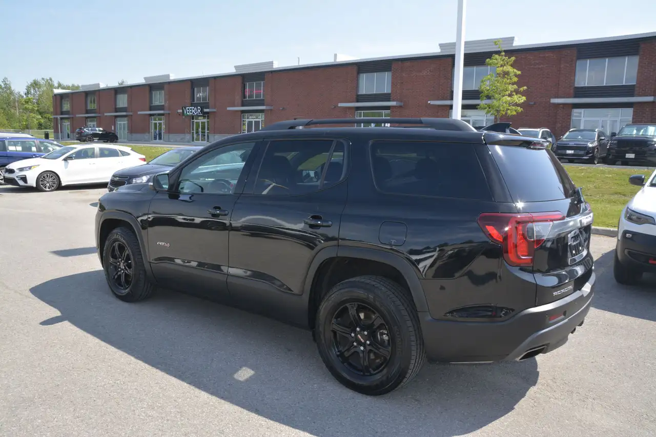 GMC Acadia снимка GMC Acadia