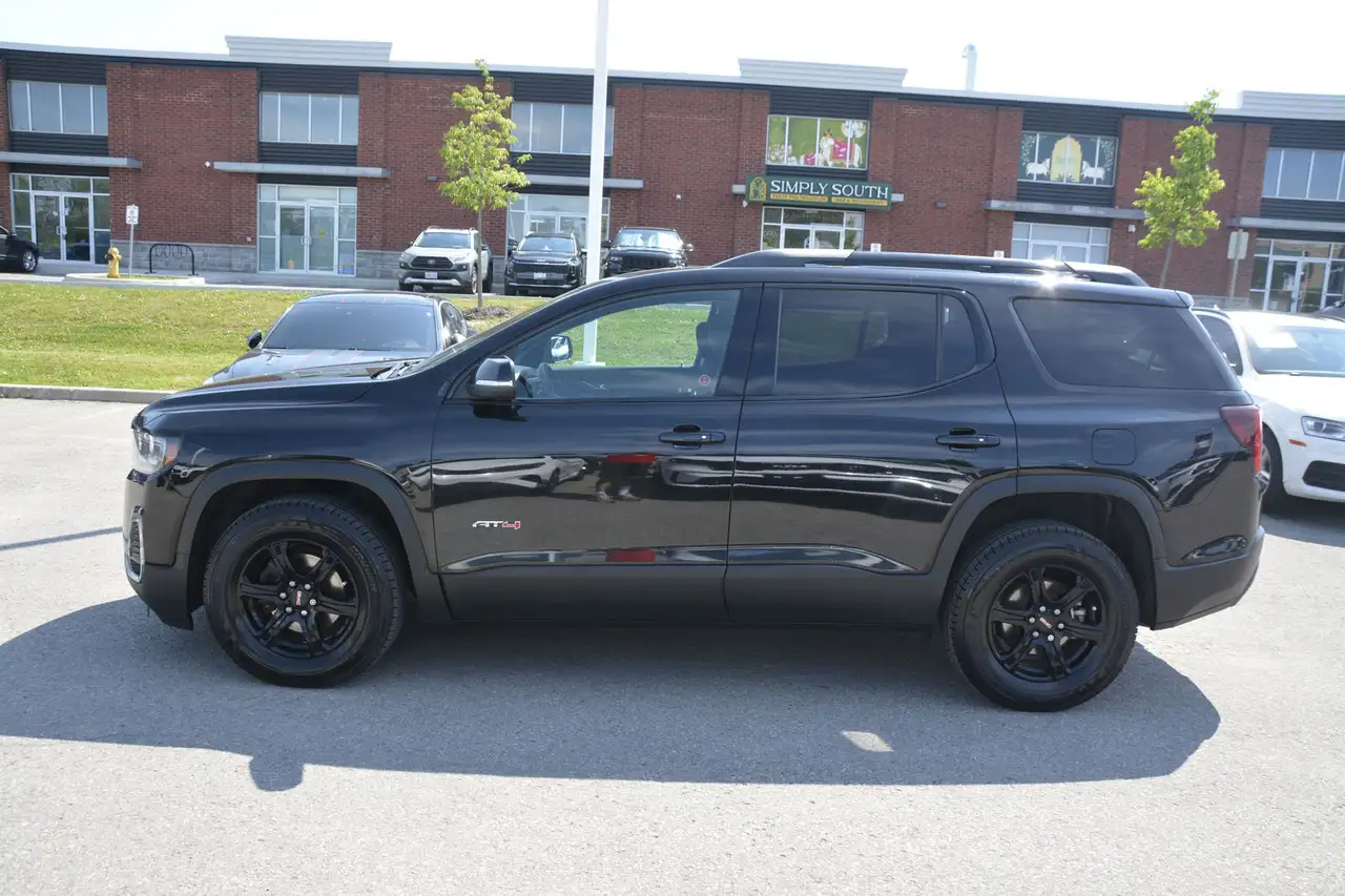 GMC Acadia снимка GMC Acadia