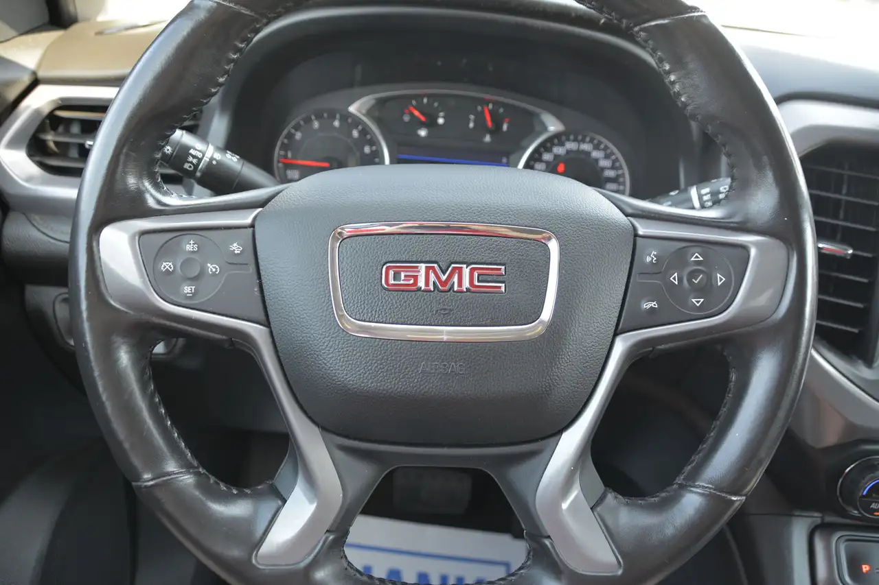 GMC Acadia снимка GMC Acadia