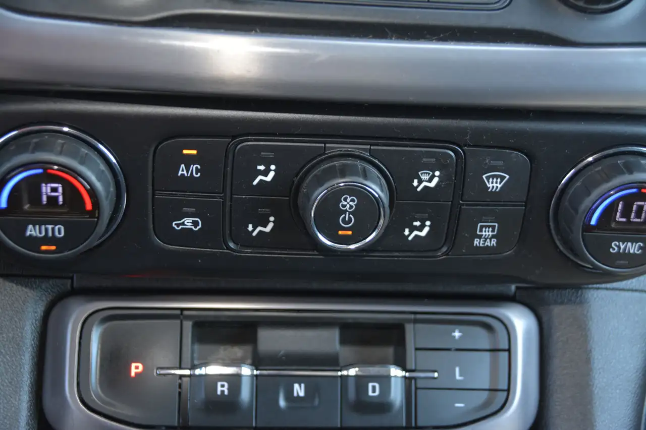 GMC Acadia снимка GMC Acadia