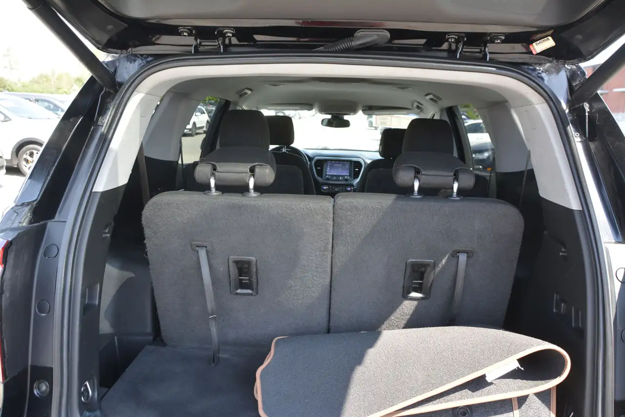 GMC Acadia снимка GMC Acadia