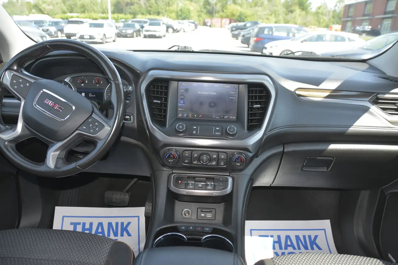 GMC Acadia снимка GMC Acadia