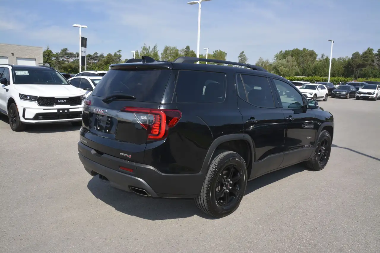 GMC Acadia снимка GMC Acadia