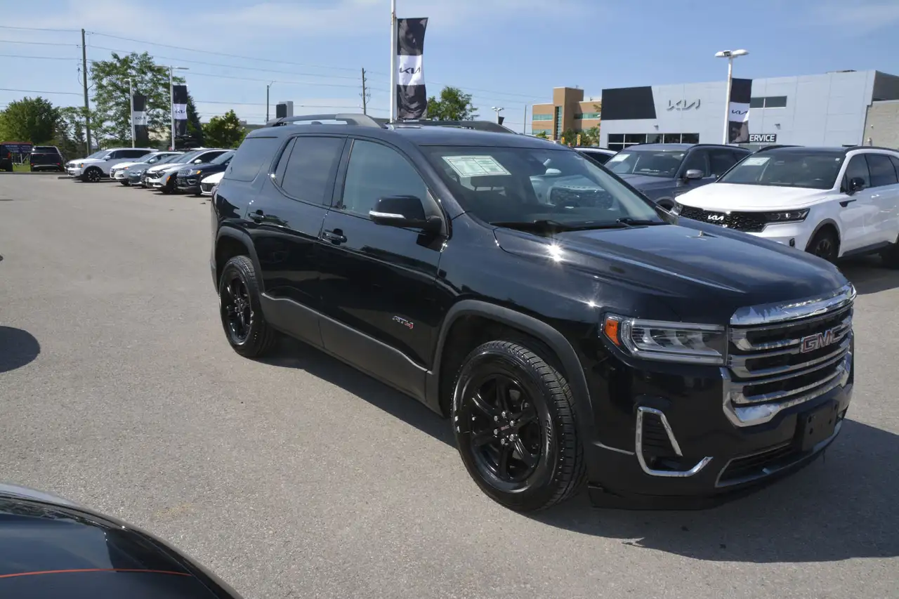 GMC Acadia снимка GMC Acadia