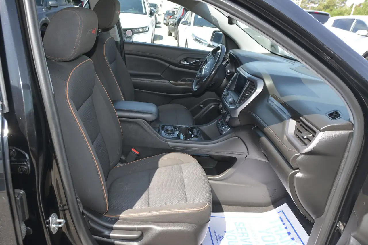 GMC Acadia снимка GMC Acadia