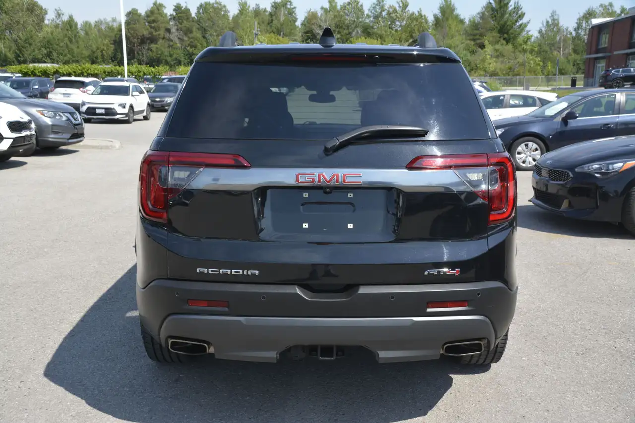 GMC Acadia снимка GMC Acadia