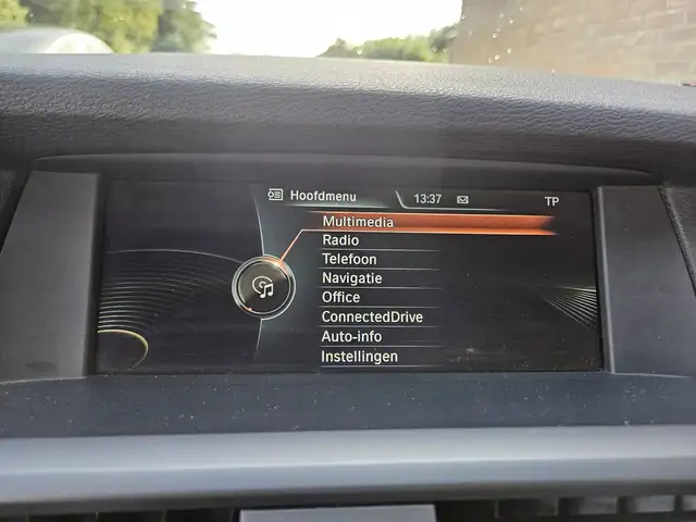 BMW X3 view 9