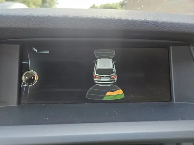 BMW X3 view 8