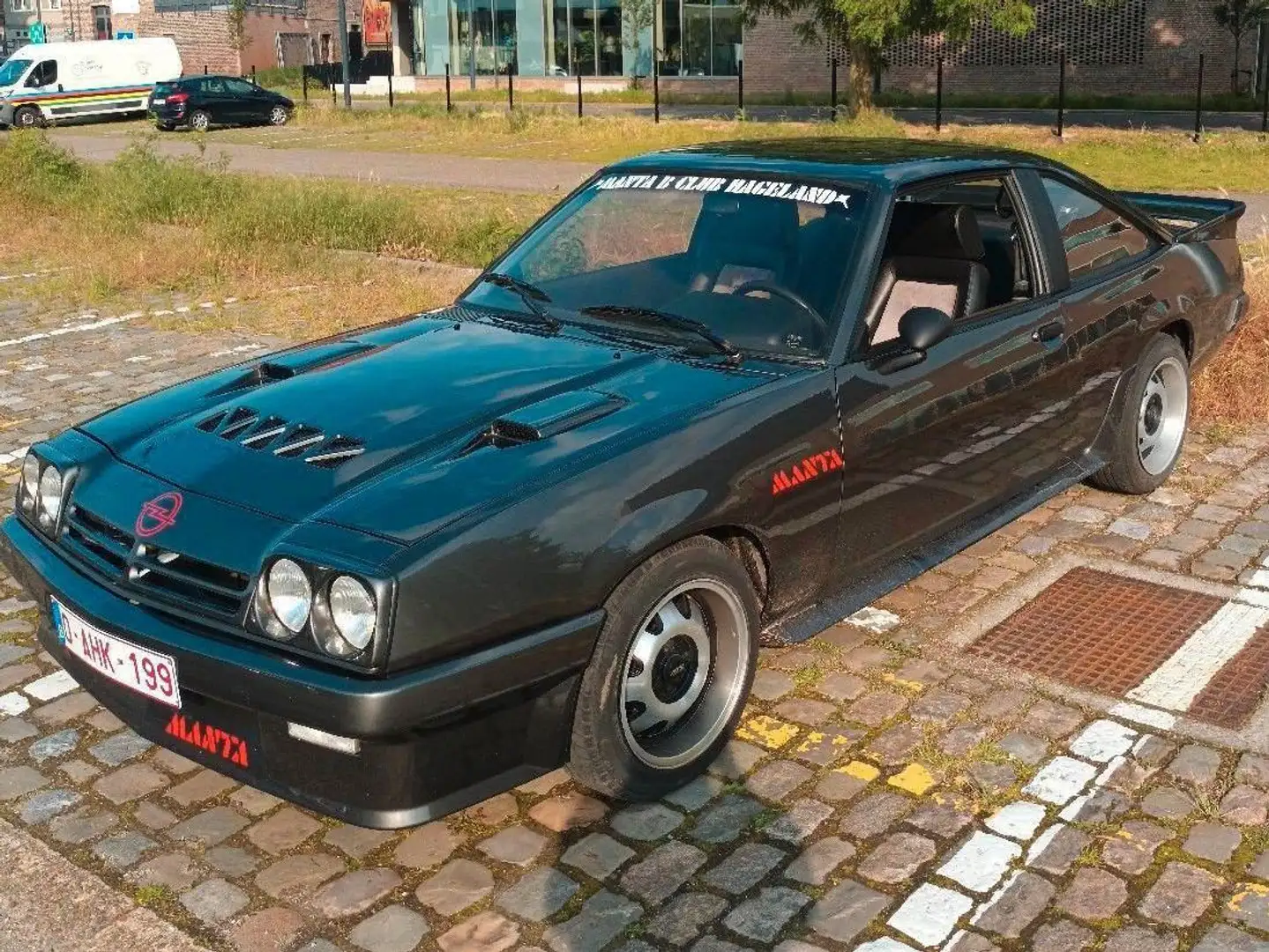 Opel Manta 1800cc Gris - 2