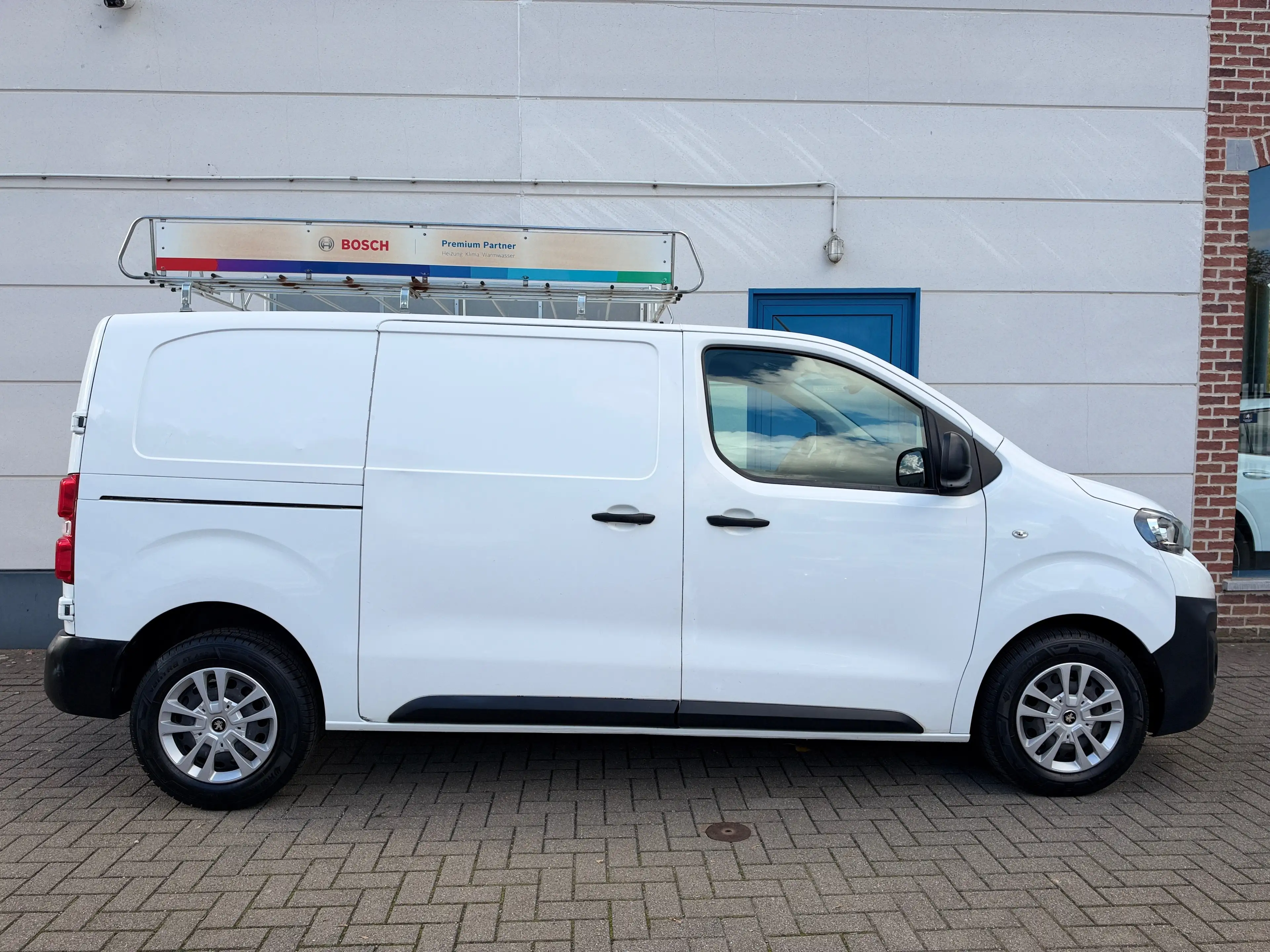 Peugeot Expert 310 2.0 BlueHDi L2H1 5p./3pl. Confort Édition — photo 3