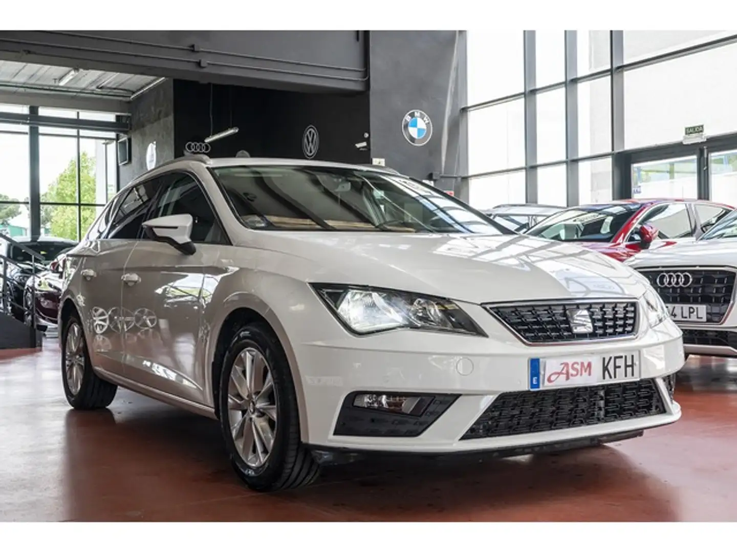 SEAT Leon ST 1.4 TGI GNC S&S Style 110 Gelb - 2